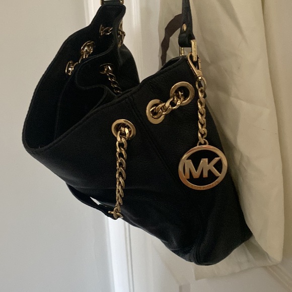 Michael kors purse - Picture 4 of 5